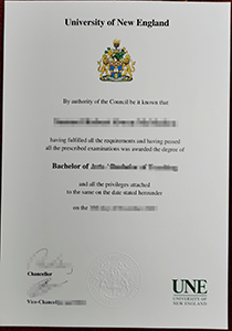 UNE diploma degree certificate
