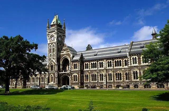 Who Needs to Buy Fake Diploma of University of Auckland?